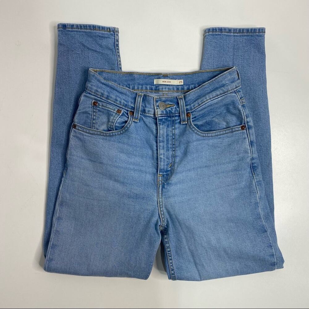 Levi’s High Waist Tapered Distressed Mom Jeans 25 - Picture 8 of 10
